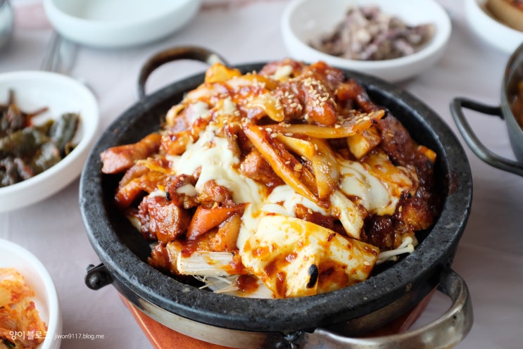  제주 용머리해안 맛집 순천미향 - 흑돼지제육볶음,흑돼지김치찌개
