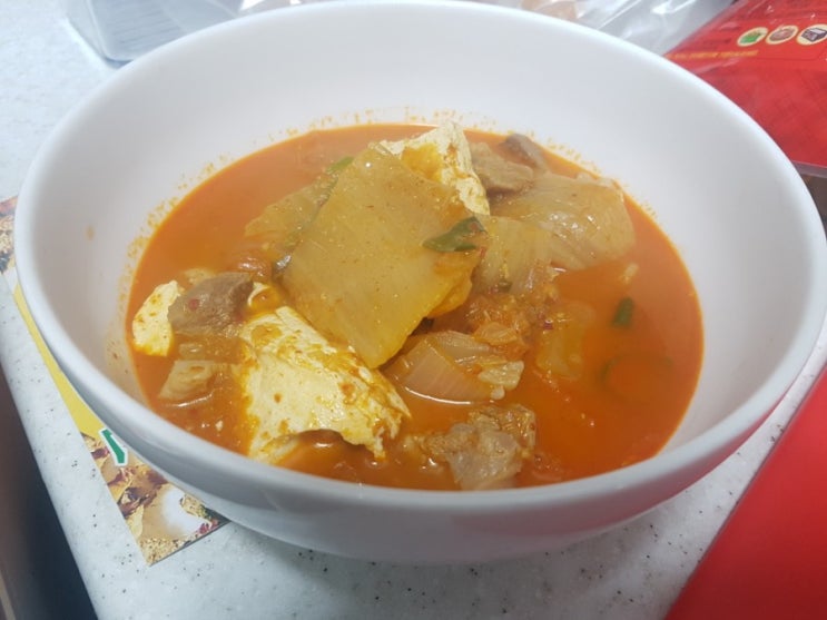  별도 육수없이 돼지고기 김치찌개 만드는 법