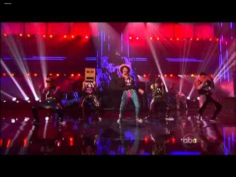 LMFAO - Sexy And I Know It LMFAO - Sexy And I Know It