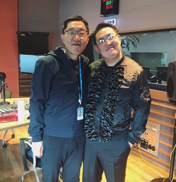  굿모닝FM 김제동입니다 - 스타일리스트 신우식 30주 실검 공약 ㅋㅋㅋㅋㅋ