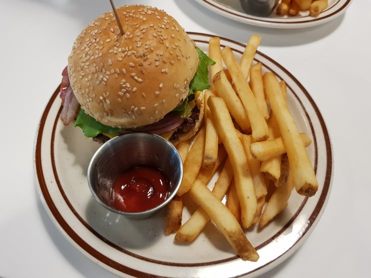 [대구/동구/신천] 동대구역 신세계백화점 햄버거 전문점 - 아이엠어버거 i am a burger