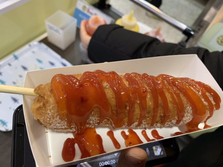  [명동 간식 추천]못난이 찹쌀 꽈배기! 통 모짜렐라 핫도그, 찹살 꽈배기 후기.