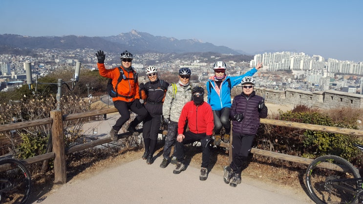  [서울 시내 자전거 투어 ①] - 서울 응봉역, 응봉산, 낙산성곽길, 이화동벽화골목, 길상사, 심우장, 북촌마을, 인왕산성곽길, 응봉역