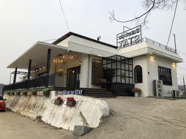 [청주 외곽 카페/대청댐 카페 : 살롱드 스테이 Salon de STAY] 금강이 한 눈에 보이는 카페