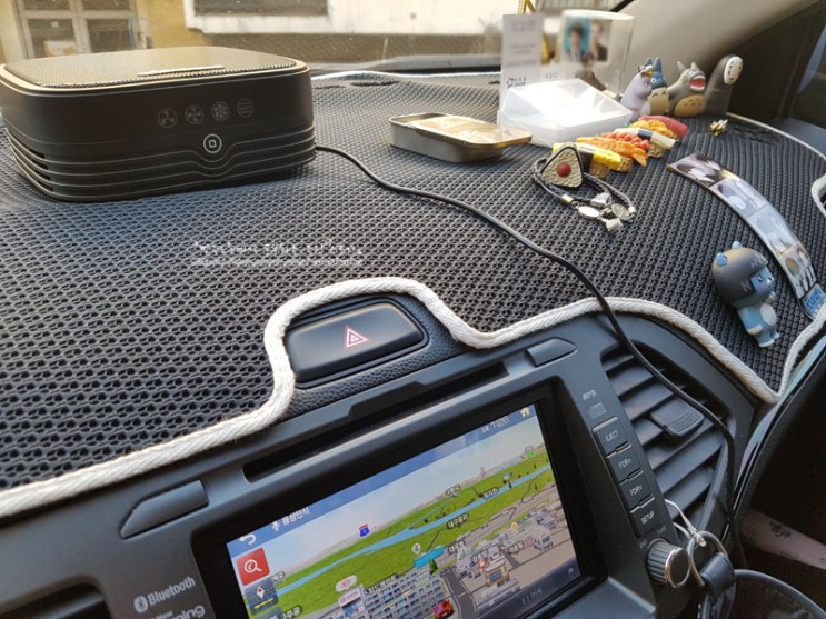 쾌적하고 깨끗한 공기를 위하여 윈크라우드 WIN20 라이트 차량용 공기청정기