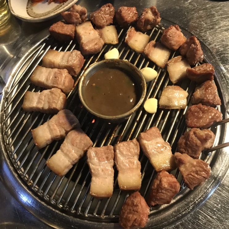  [강동구 길동 제주 근고기 고추장찌개 찌밥 맛집: 제주탐하리] 고기를 찾아 산기슭을 어슬렁거리는 하늘쓰를 본 일이 있는가