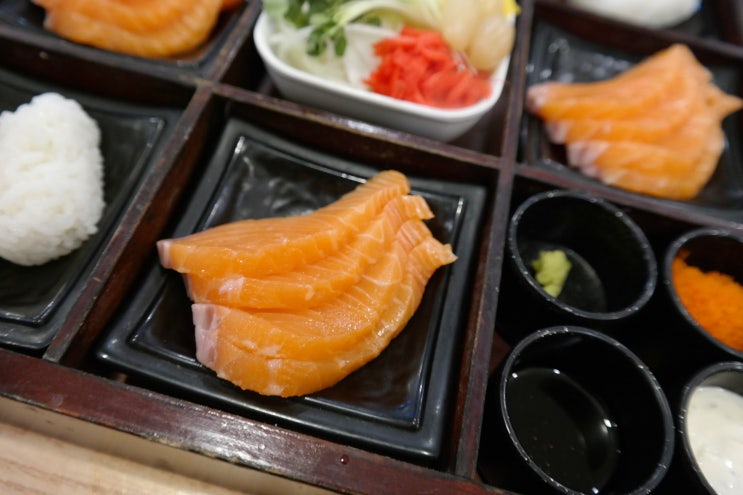 [홍대 연어 맛집] 생생정보통 출연 SNS 맛집 연어+삼겹살+떡볶이 무한리필 연어에이드