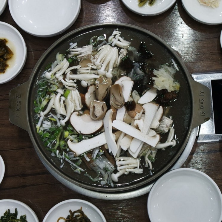  무주리조트 스키장 맛집 산들애 버섯전골로 든든하게