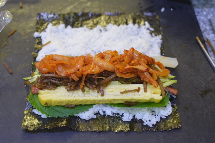  만 나이로 살테다!  ( 양파볶음김밥, 나홀로집에, 갈비찜, 갈비탕, 버섯전골)