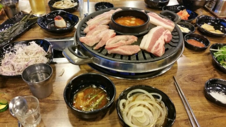  음,, 맨날 먹는 메뉴만 고르네요!