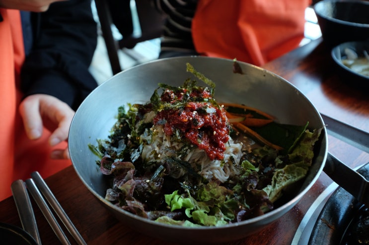 춘천 막국수 맛집 / 맥반석에 구워먹는 쌈쌈닭갈비