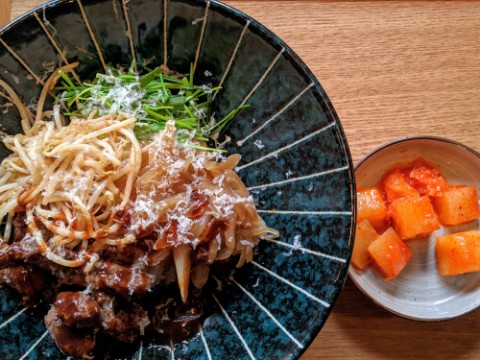  연남동 맛집: 점심식사도 괜찮은 꽃살집