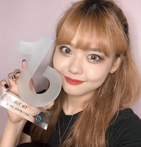 í‹±í†¡ ì˜ì–¸ë‹ˆ ì—ê²Œ í‹±í†¡ ìž˜ ì°ëŠ
