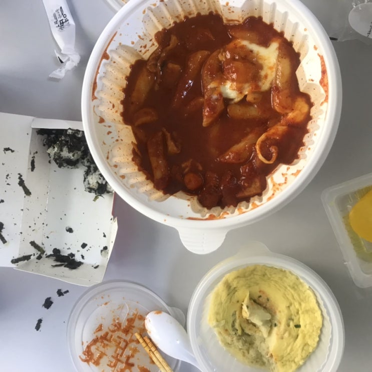  엽기떡볶이는 항상 옳다.