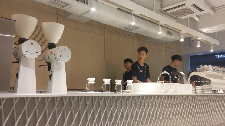  커피로스터의 해외커피 탐방 122 noc 홍콩 소호 거리  감성로스팅 카페알트로
