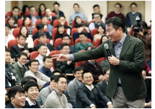  최태원 SK 회장 100번의 행복토크와 동거인 악플러 처벌