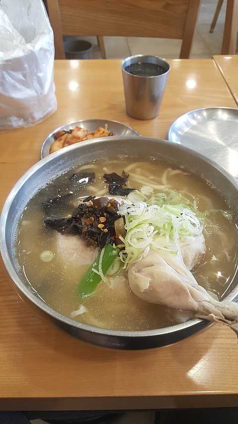  동묘역 맛집! 국물이 맛있는 닭칼국수 먹고왔어요~