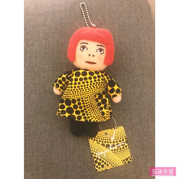 물방울패턴으로 유명한 쿠사마 야요이! 쿠사마 야요이 호박 키링/백참. 함께 공유하고싶어요....