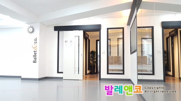  노원 발레학원 인테리어 재시공 현장 '3년에 한번씩'