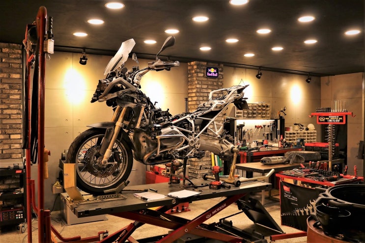  2013년식 BMW R1200GS 작업중...