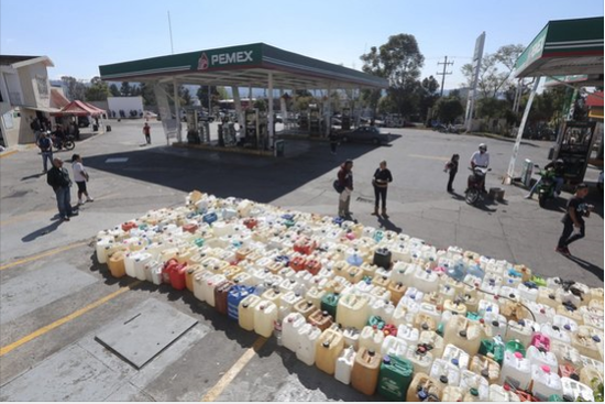 석유도둑과의 전쟁 선포 멕시코, 공급부족에 주유소마다 장사진