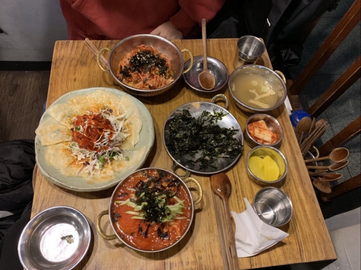  [대학로 분식]골동면 대학로점. 비빔 납작만두, 김치말이 국수, 비빔국수 후기