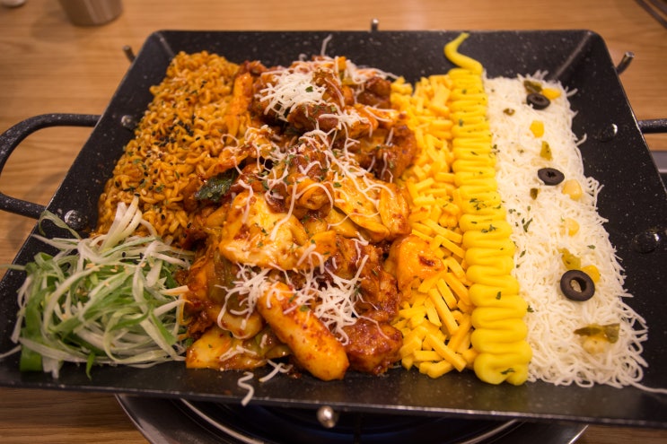 김해부원동맛집, 영화 한 편 보고 닭갈비 어때요? 김해 닭갈비 맛집 '헬로팬 김해 아이스퀘어점'