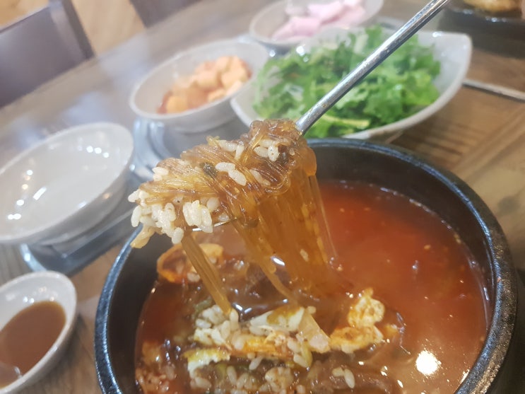  안성곱창맛있는곳 숯향곱창전골에서 얼큰소고기탕 한 그릇의 여유를 느껴보자