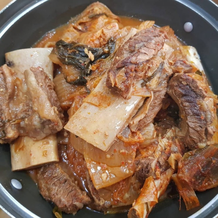  소갈비 묵은지 김치찜