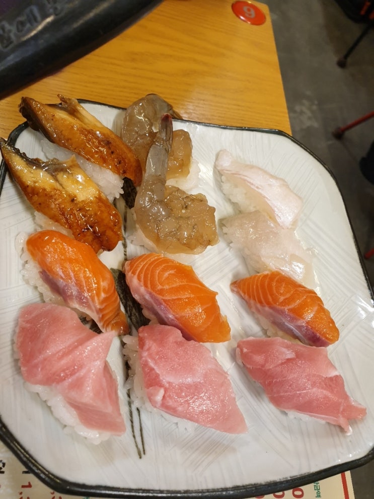  강남초밥맛집 친구가 맛있다고해서 가봤는데 진짜 촉촉 짱맛 은행골로 가봤어요ㅎㅎ