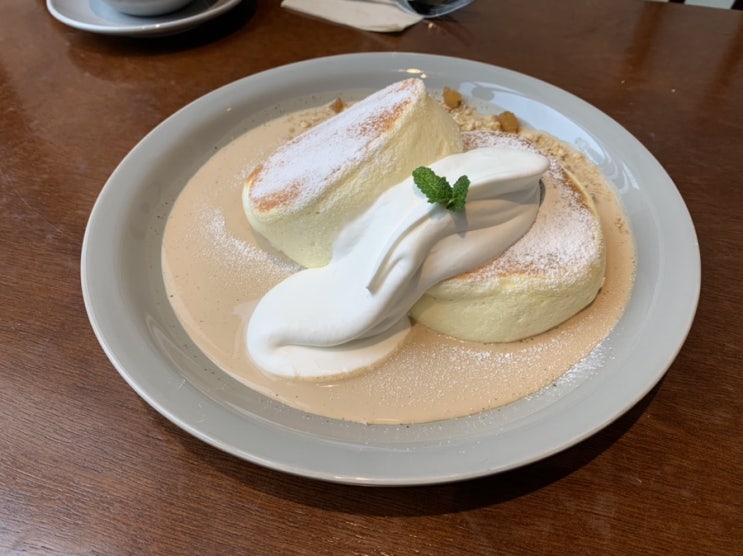  [강남/신논현 카페] 수플레팬케이크가 맛있는 ‘폴인팬케이크’ ★4.5