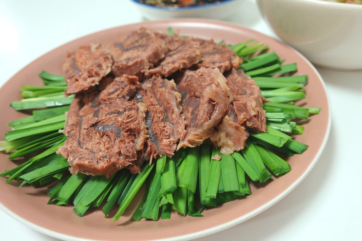  소고기 아롱사태 수육 만들기  + 소고기 수육 소스 / 너무 간단하지만 너무 맛있어 초간단 아롱사태요리
