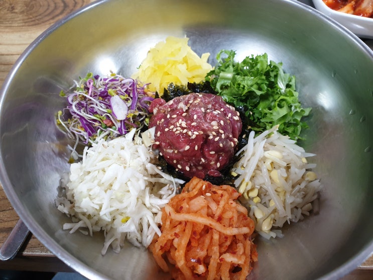  죽변항 에서 갈비탕 육회비빔밥 먹기