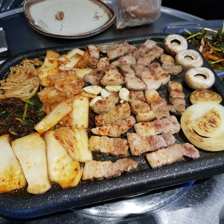  수원역 부추삼겹살먹었지요 그리고 버거킹 햄버거도추가!