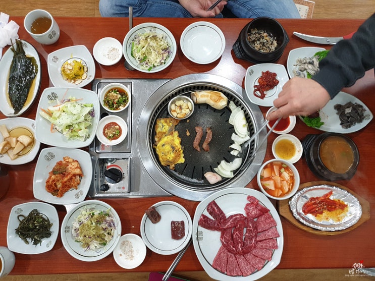  충남 홍성 맛집 내당한우 - 맛있는녀석들 홍성 극한 먹방 시청자 추천 맛집 : 신동엽 성시경의 오늘뭐먹지 세트, 훌륭한 곁 음식들