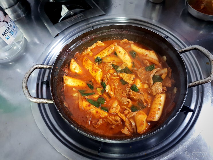  백종원의 골목식당 - 회기동 여기가좋겠네 : 가성비는 괜찮은 편..닭볶음탕, 고기떡볶이