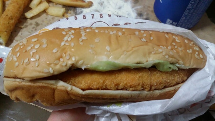  버거킹 롱치킨버거 킹박스는 무난하고 깔끔했다