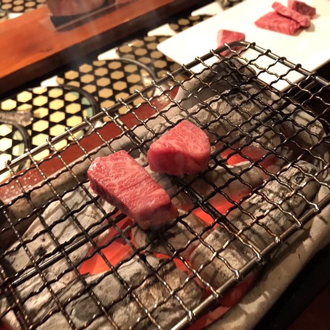  [강남/신논현] 개인화로에  구워먹는 존맛탱 숙성한우 분위기 좋은 이야기하나_듀베리수정