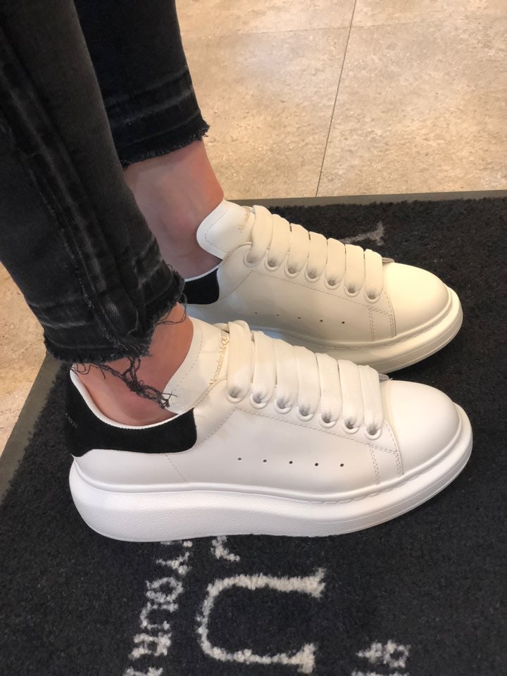 [ALEXANDER MCQUEEN] 알렉산더 맥퀸 오버솔 여성 스니커즈 (벨크로 운동화 비교)