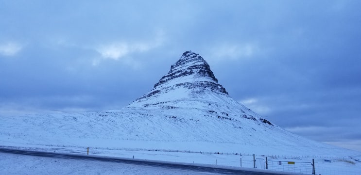 [북유럽-아이슬란드] 키르큐펠(Kirkjufell), 검은교회(Búðakirkja) 그리고 바다표범 서식지인 Ytri Tunga Beach