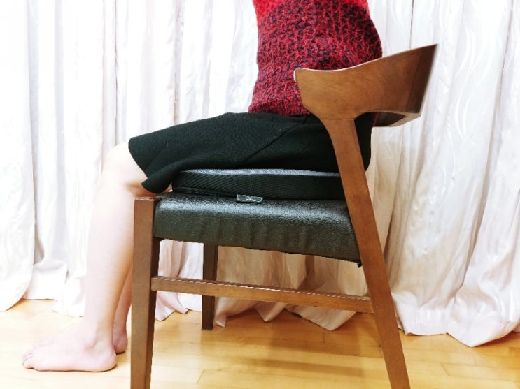 헬시메이트 로아르 이스키움 기능성방석으로 허리를 쭉펴기.