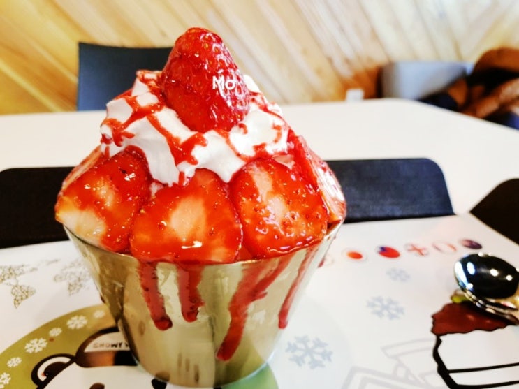  송파디저트 석촌카페 Snowyvillage Bingsoo 신선하고 달콤한 과일 빙수 한국 딱 한 곳