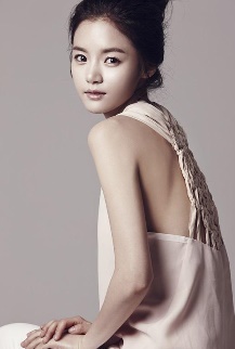  실력파 배우 고보결 몸매 나이 인스타 마네킹 같은 늘씬한 각선미