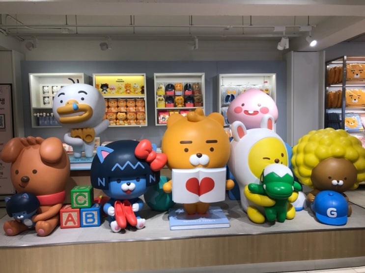  카카오프렌즈샵 강남점 외국인 선물 한국여행 기념품 추천