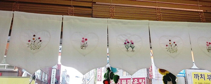 [양산백경커튼] 패넌트형 바란스 작은창에 설치하면 예쁨예쁨 커튼 시공 사진 193