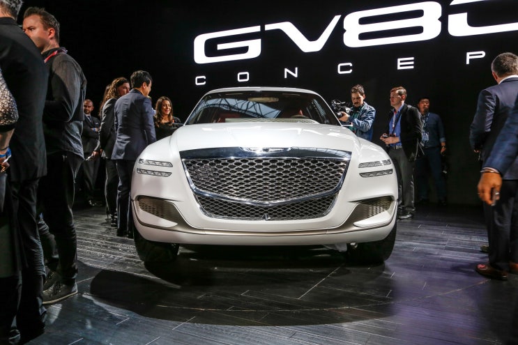 럭셔리 브랜드 제네시스 가문의 첫 SUV `GV80` 기대되는 이유