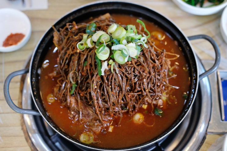  전주 맛집 - 고구마순 듬뿍 올라간 감자탕 육일식당