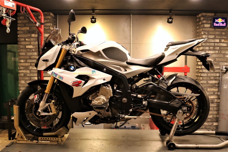  2015년식 BMW S1000R 정비 - [바이킹넷 대전점 길스개러지]