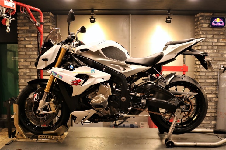 2015년식 BMW S1000R 정비 - [바이킹넷 대전점 길스개러지]