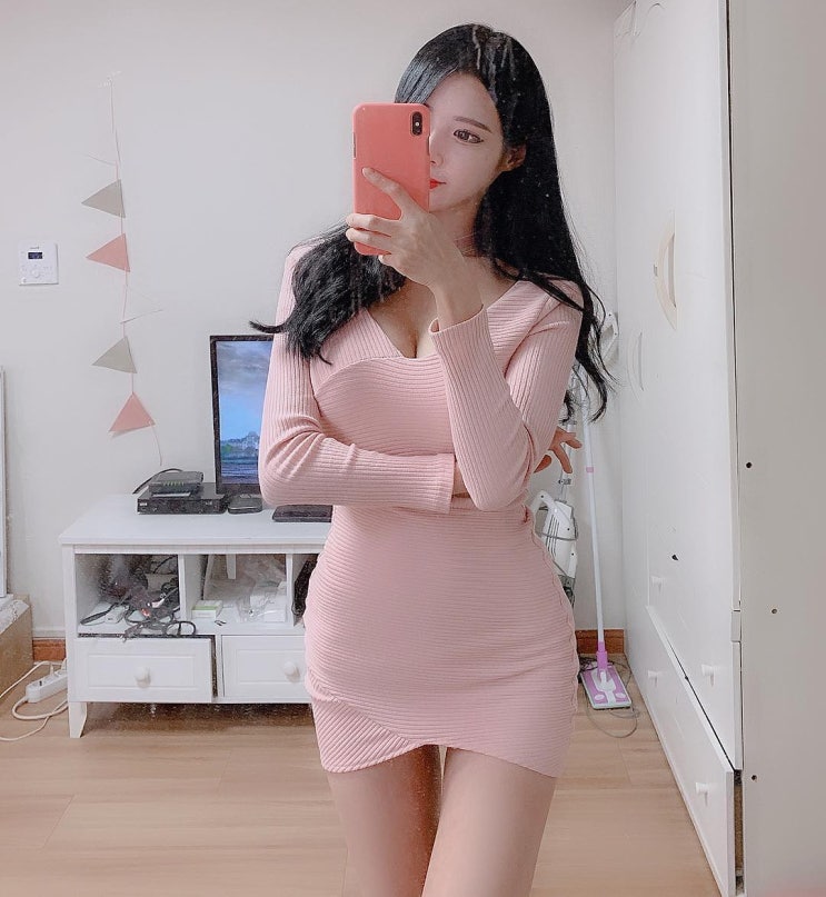포켓걸스 하빈 섹시한 골반 몸매 움짤 인스타그램 #2 포켓걸스 하빈 섹시한 골반 몸매 움짤 인스타그램 #2